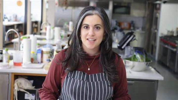 Claire Saffitz Height, Weight, Net Worth, Age, Birthday, Wikipedia, Who, Instagram, Biography