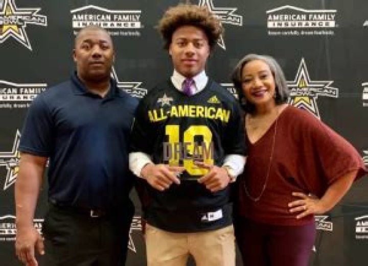 
Is Derek Stingley Jr Related To Darryl Stingley? Everything On His Parents Siblings And Girlfriend 