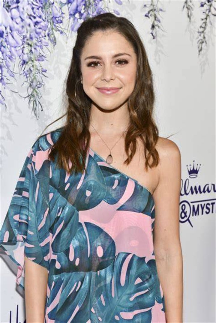 Taylor Hing Height, Weight, Net Worth, Age, Birthday, Wikipedia, Who, Nationality, Biography