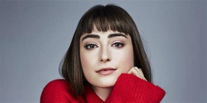 
Who is Ellise Chappell? Age, Height, Boyfriend, Net Worth, Bio 